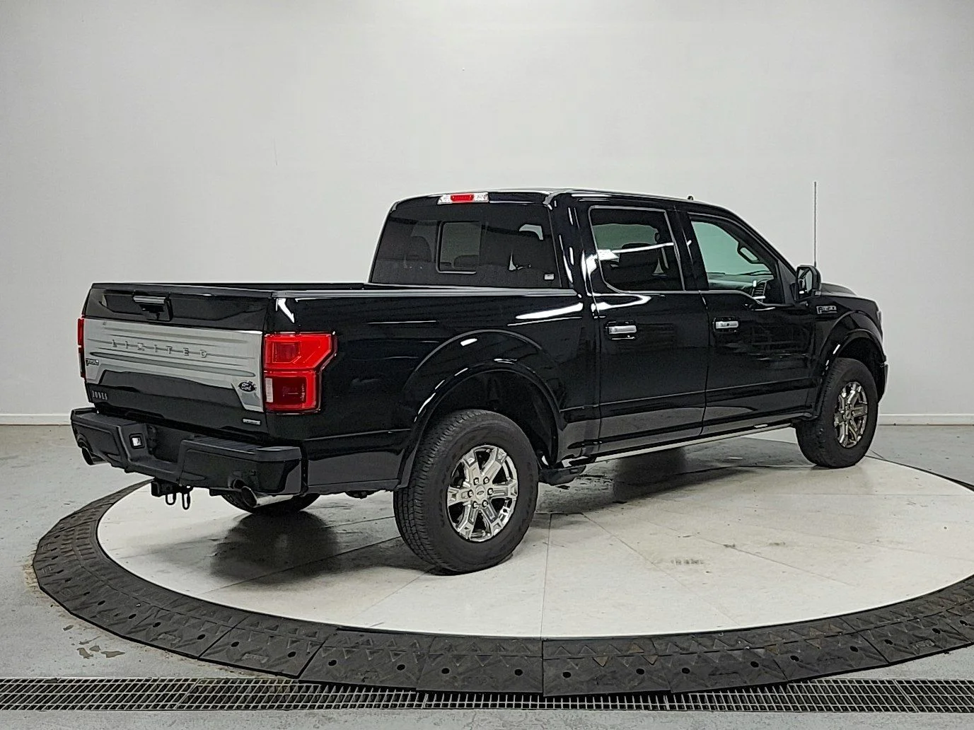 Used 2020 Black Ford Limited image 7