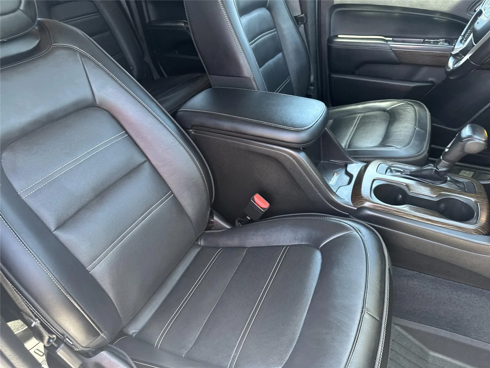 Used 2020 SUMMIT WHITE GMC 4WD Denali image 35