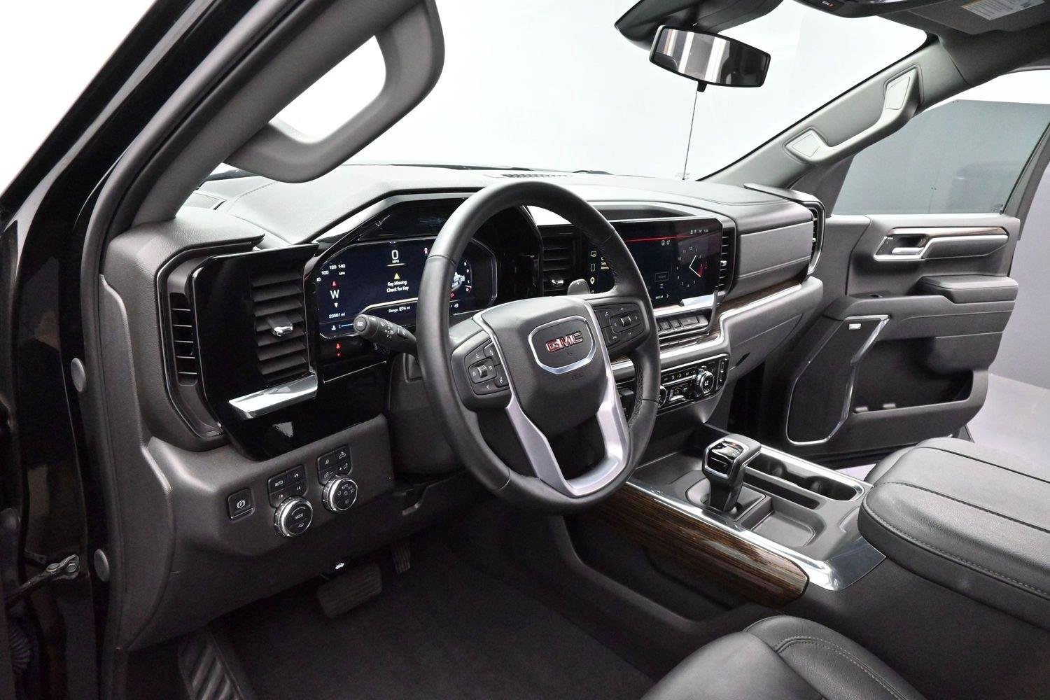 Used 2025 Onyx Black GMC Elevation image 13