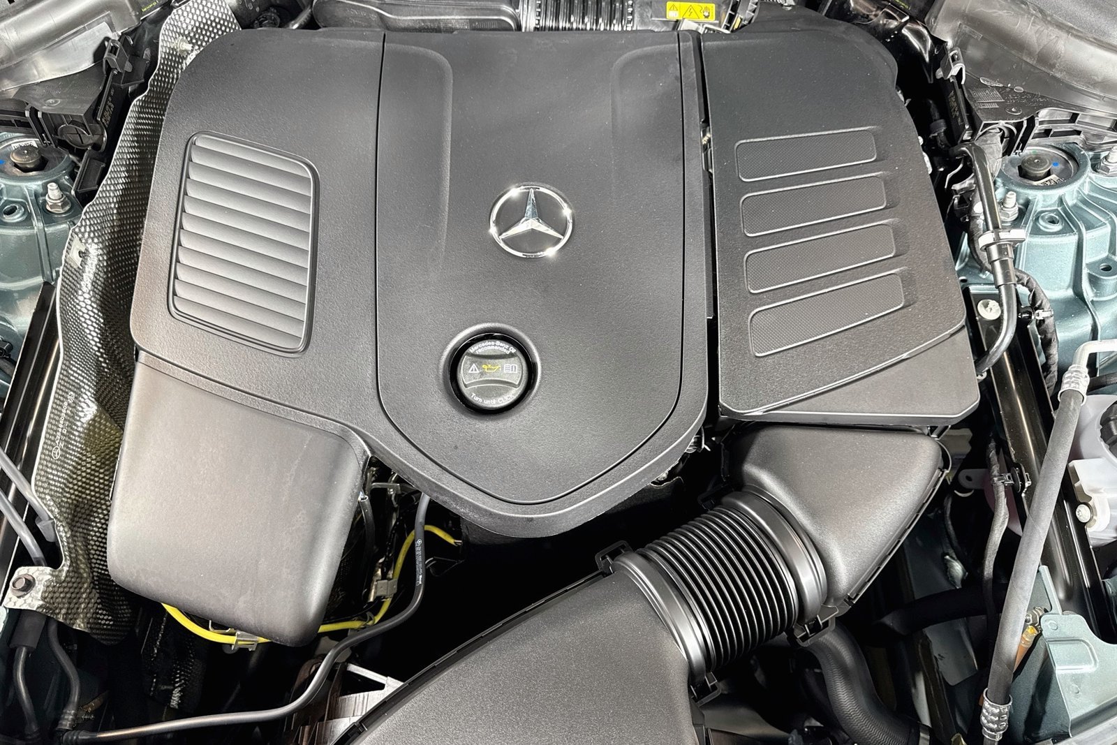 New 2026 Verde Silver Metallic Mercedes-Benz GLC 300 image 28