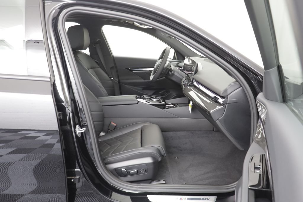 New 2027 Black Sapphire Metallic BMW 530i xDrive image 20
