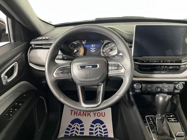 Used 2023 Gray Jeep Latitude Lux image 19