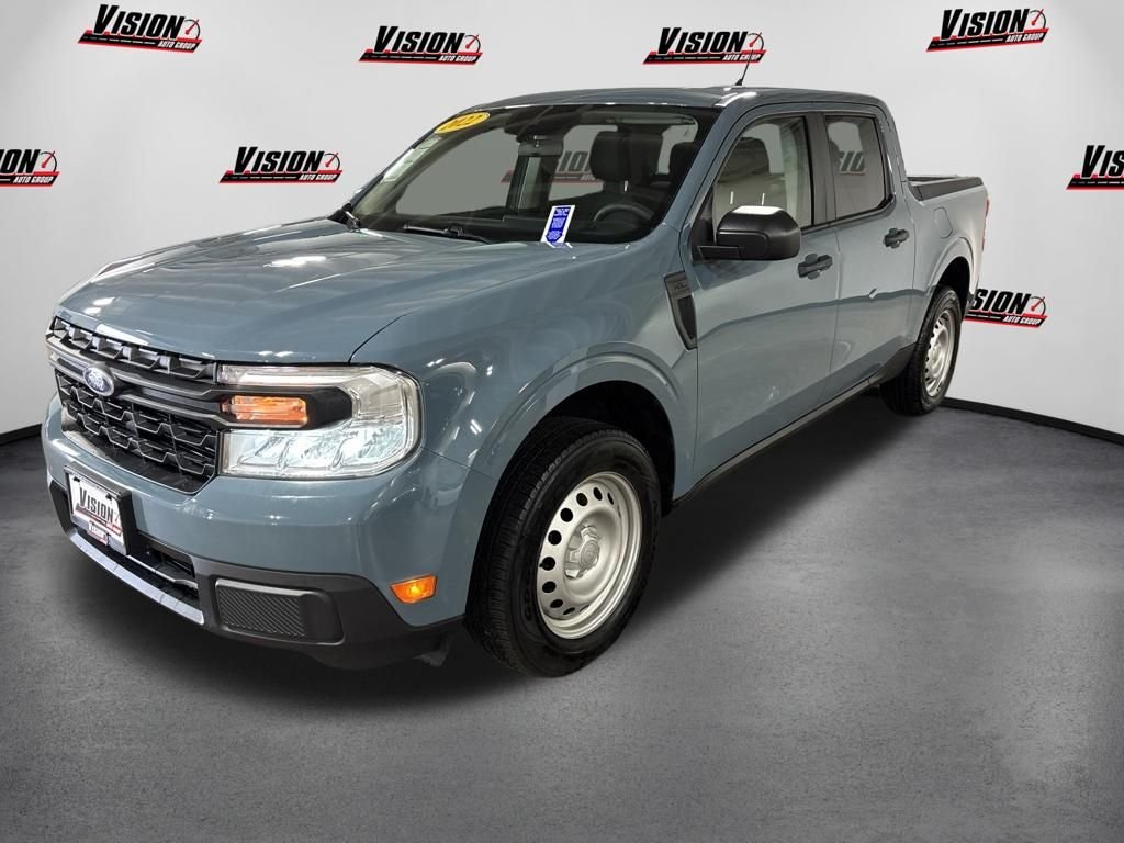 Used 2022  Ford XL image 1