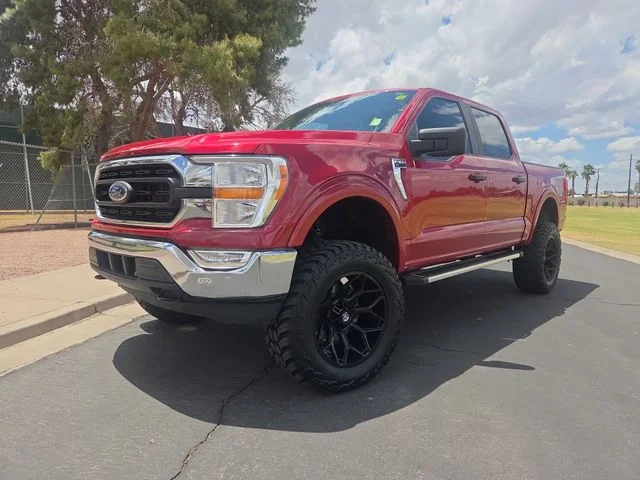Used 2022 Red Ford XLT image 4