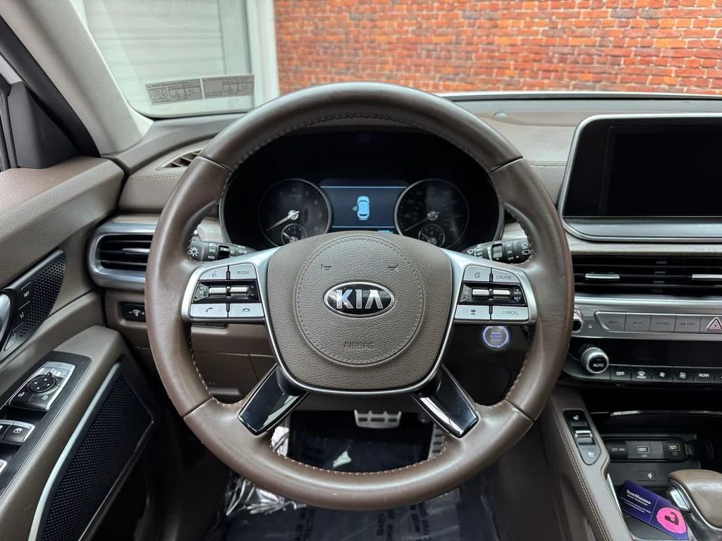 Certified Used 2021 White Pearl Kia SX image 14
