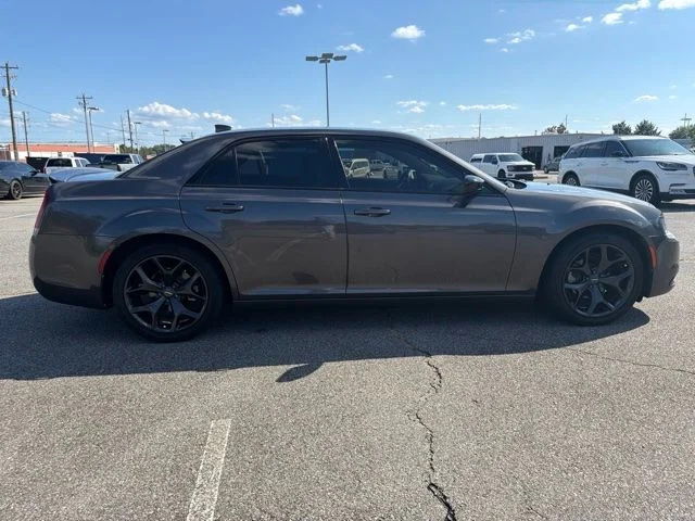 Used 2022 Gray Chrysler Touring image 3