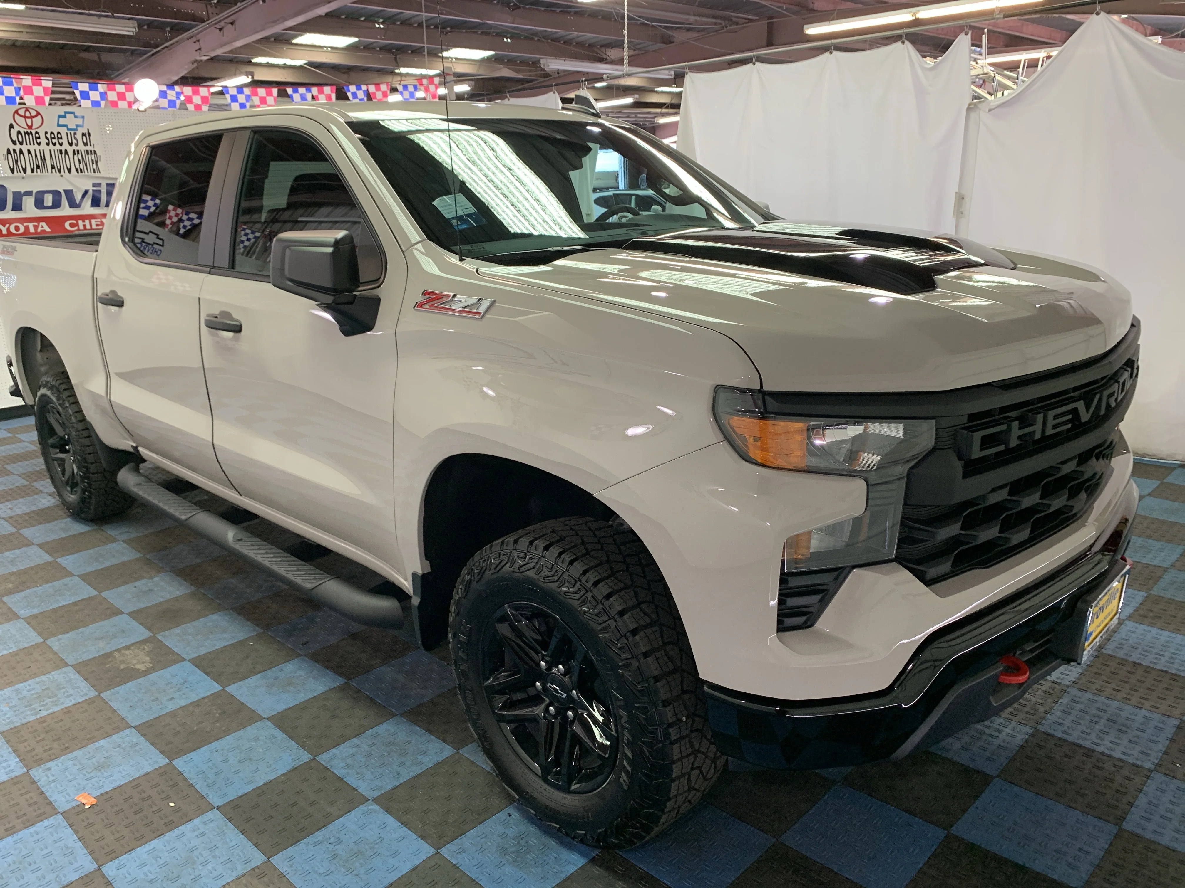 2026 Chevrolet Silverado 1500 Custom Trail Boss - Photo 6