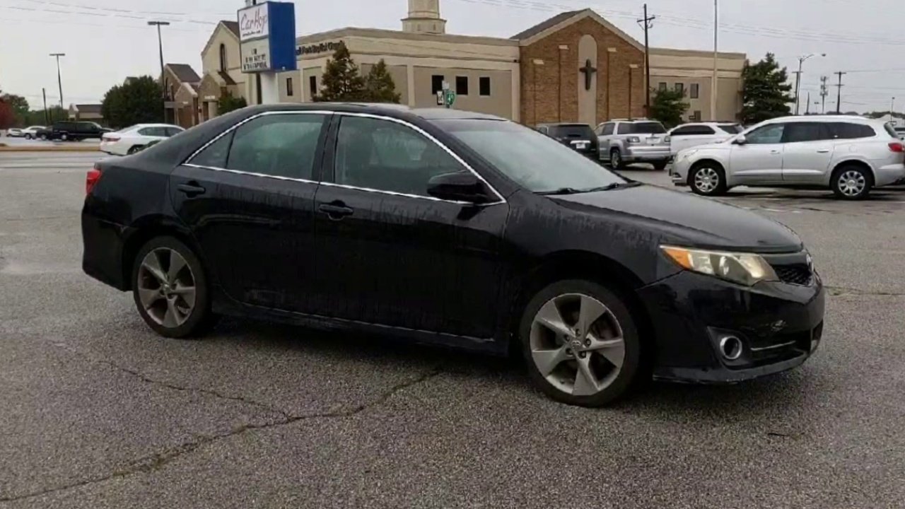 2012 Toyota Camry XLE V6 photo 2