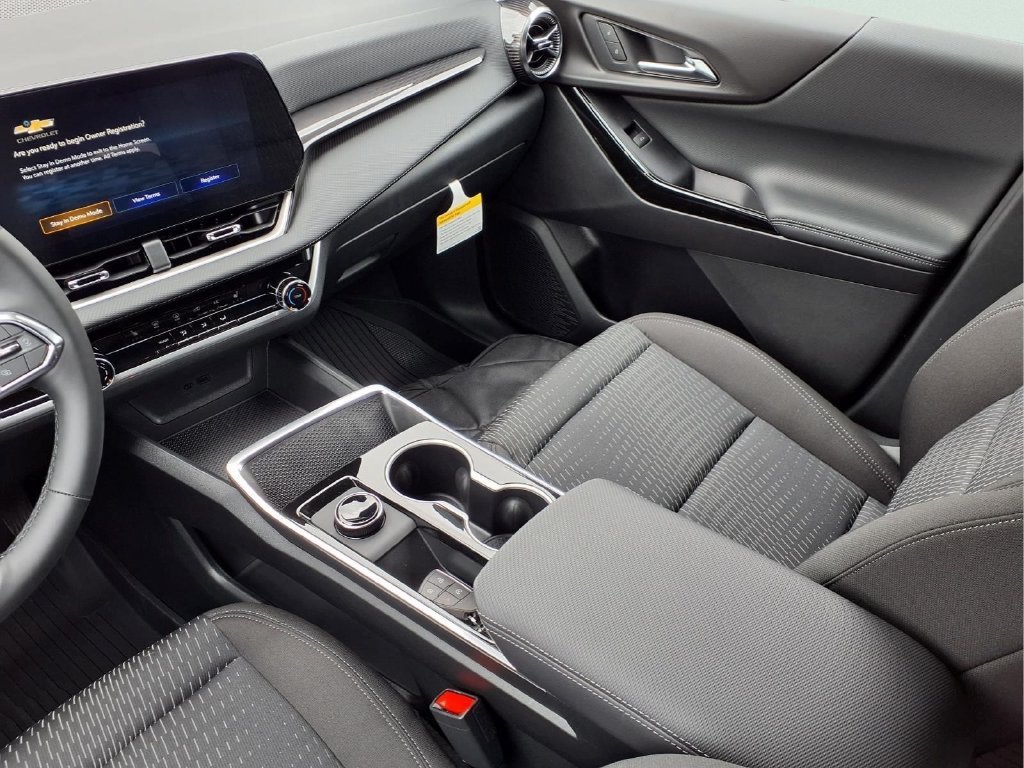 2027 Chevrolet Equinox LT - Photo 15