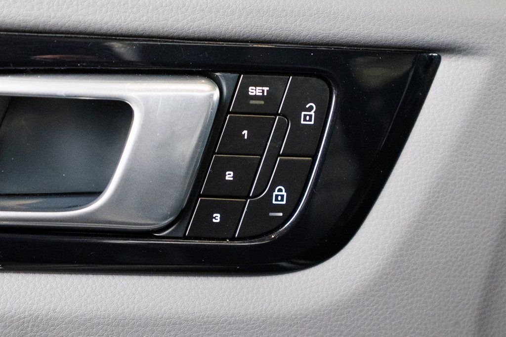 Used 2023 White Porsche Platinum Edition image 19