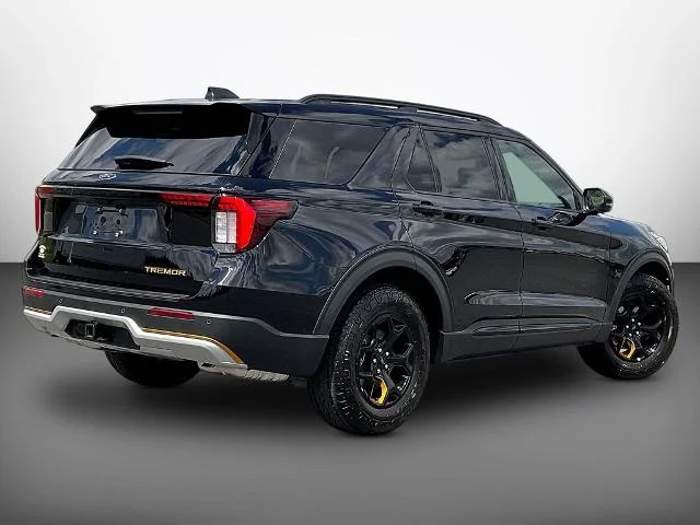 New 2026 Agate Black Metallic Ford Tremor® image 50