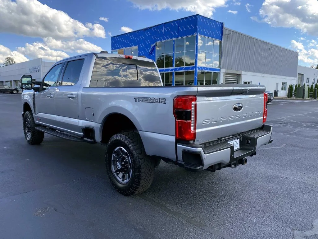 Used 2024 Silver Metallic Ford Lariat image 6