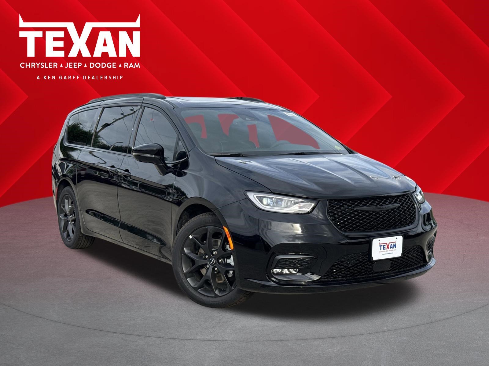 2026 Chrysler Pacifica Limited's photo
