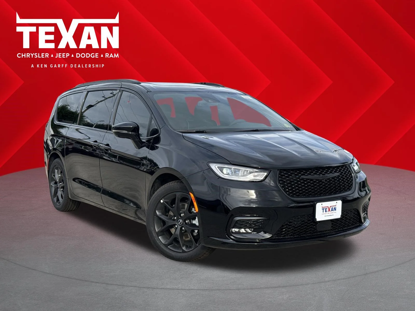 2026 Chrysler Pacifica Limited's photo