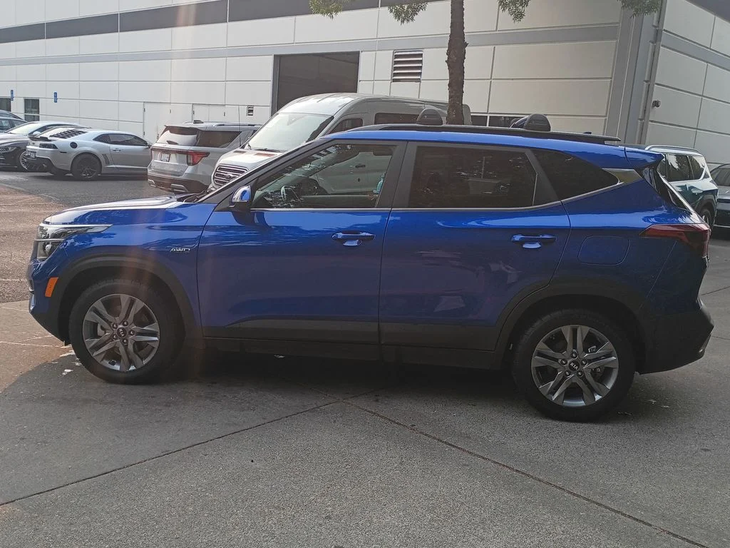 Used 2021 Neptune Blue Kia S image 7