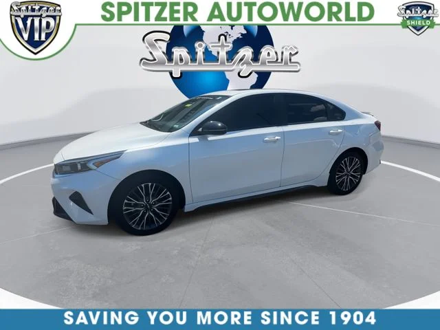 Certified Used 2023 Snow White Pearl Kia GT-Line image 4