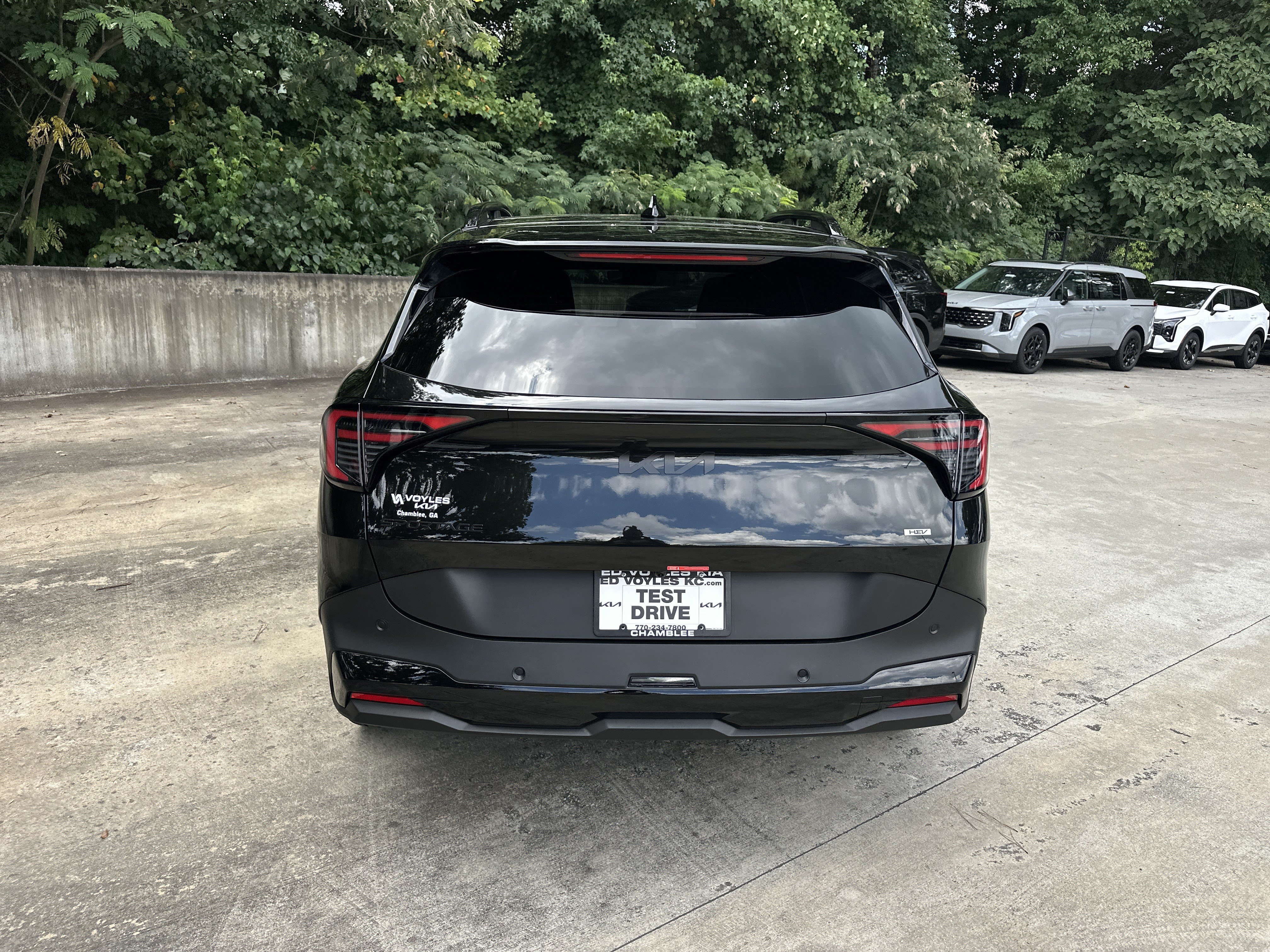 New 2027 Fusion Black Kia X-Line image 7