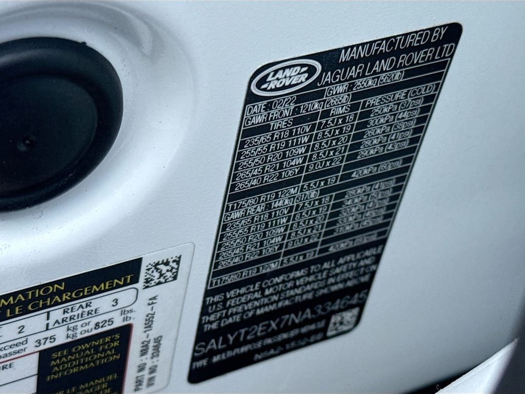 Used 2022 Fuji White Land Rover R-Dynamic S image 34