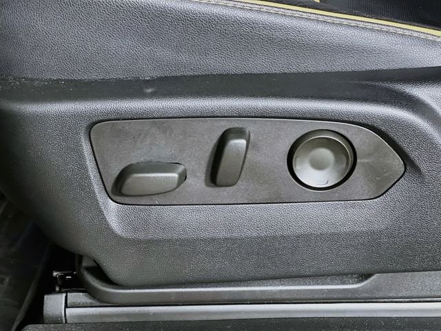2023 GMC Yukon AT4 - Photo 11