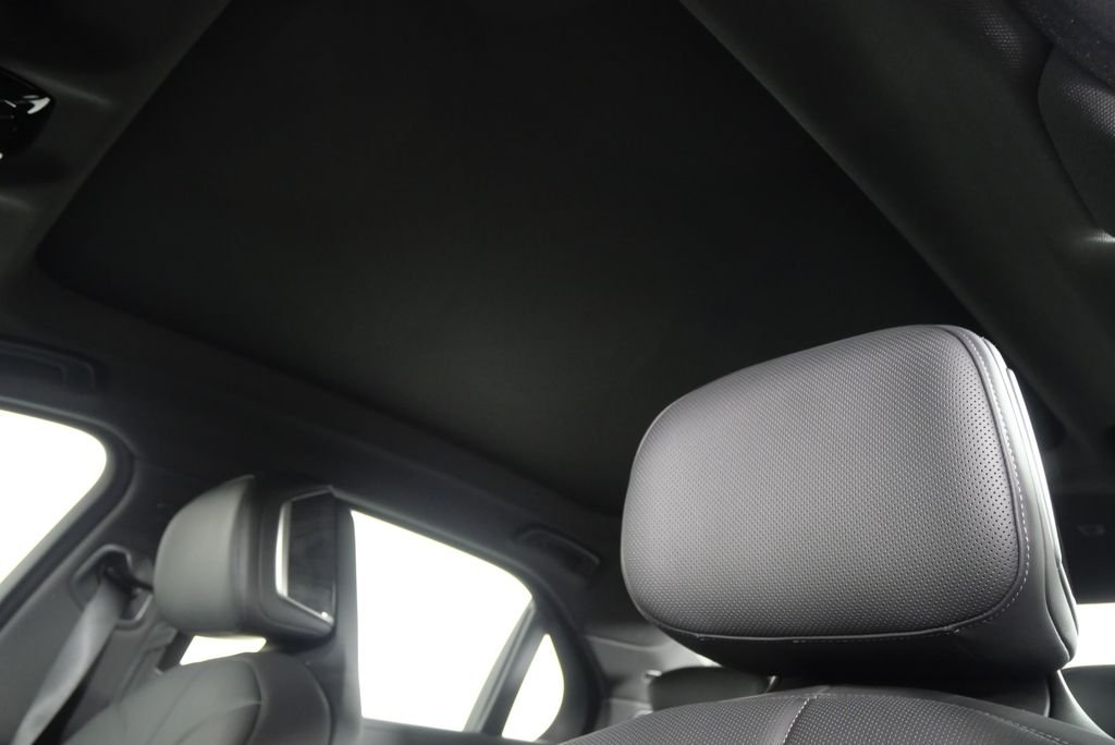 2025 BMW i7 50 - Photo 11