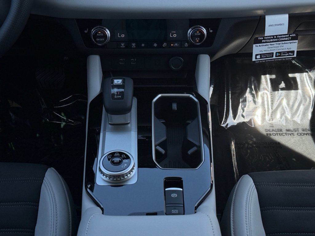 New 2026 Black Diamond Mitsubishi SE image 17