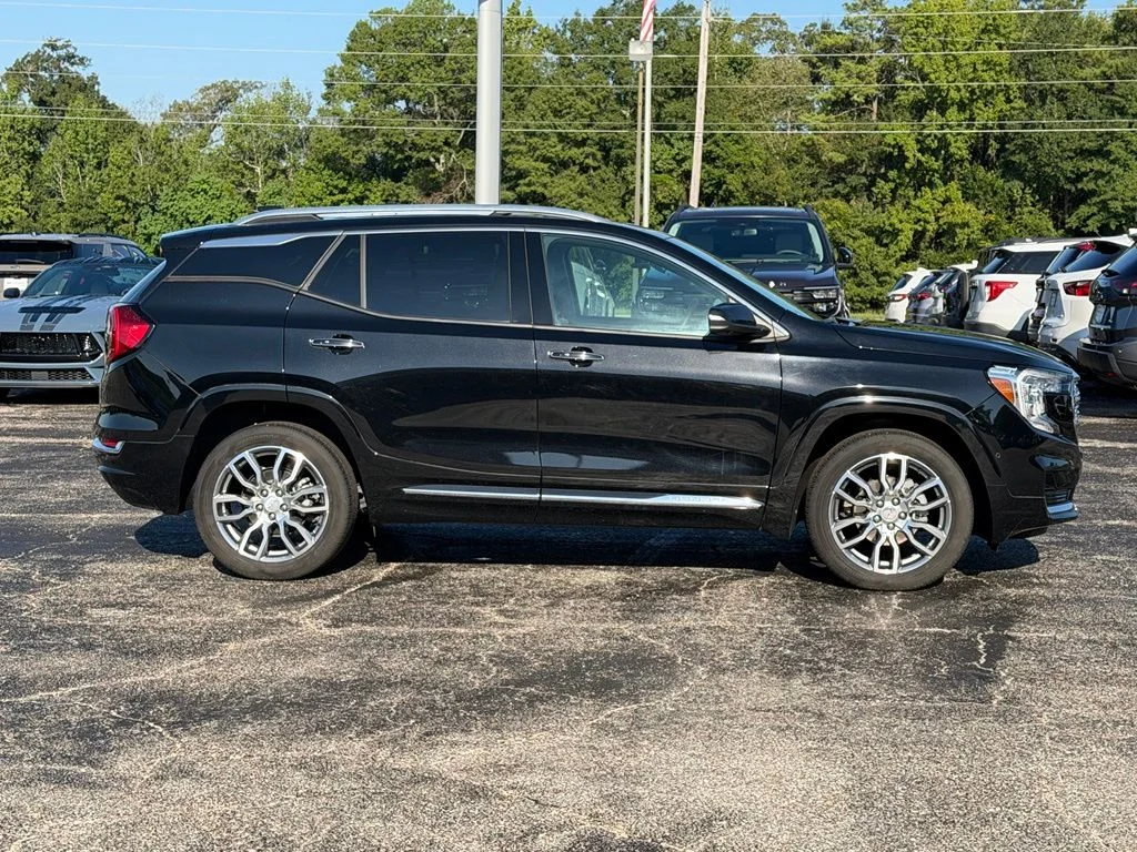 Used 2024 Black GMC Denali image 2