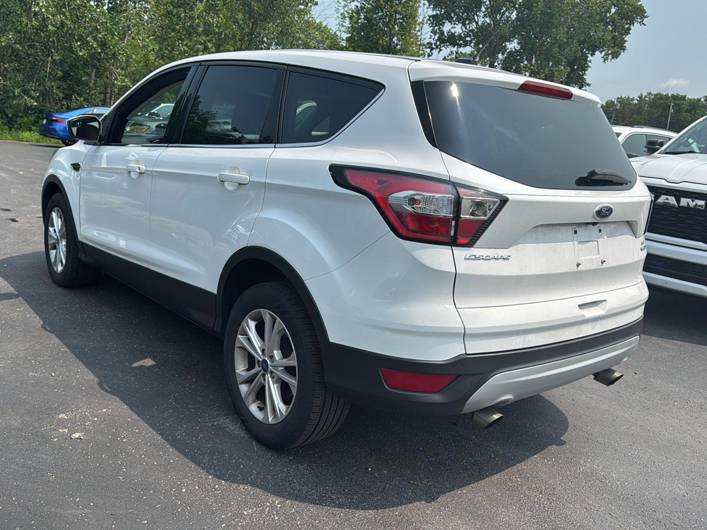 Used 2017 Oxford White Ford SE image 7