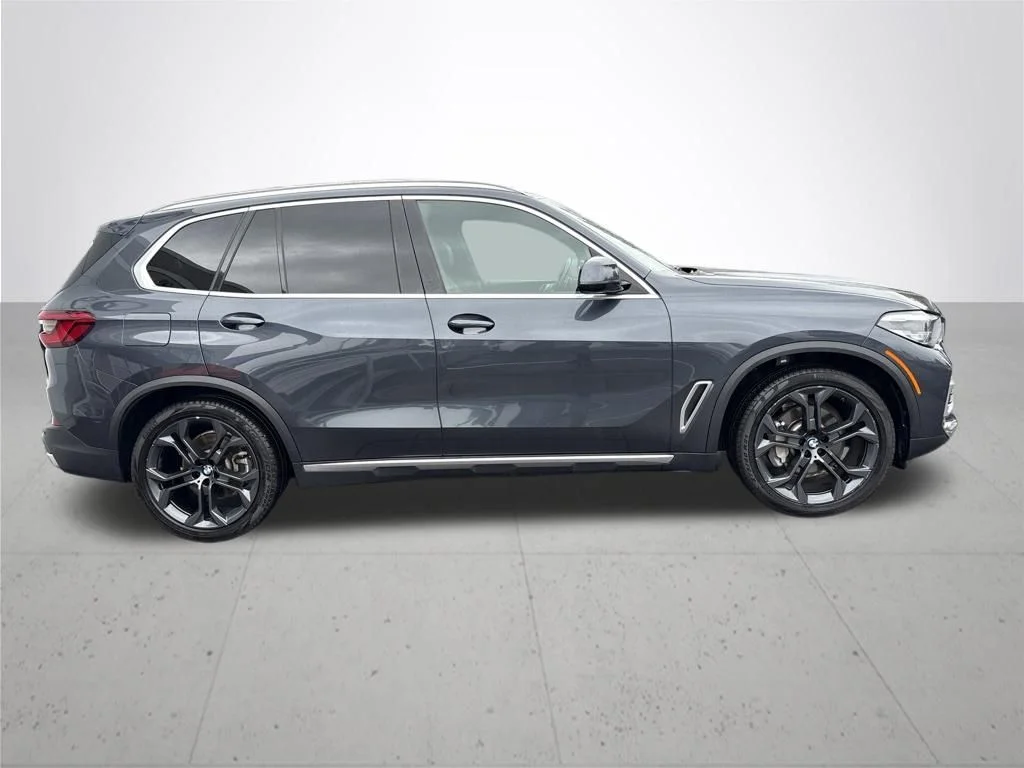 Used 2019 Gray BMW xDrive40i image 5