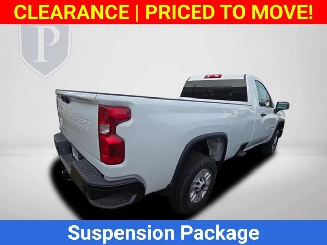 New 2026 Summit White Chevrolet WT image 4