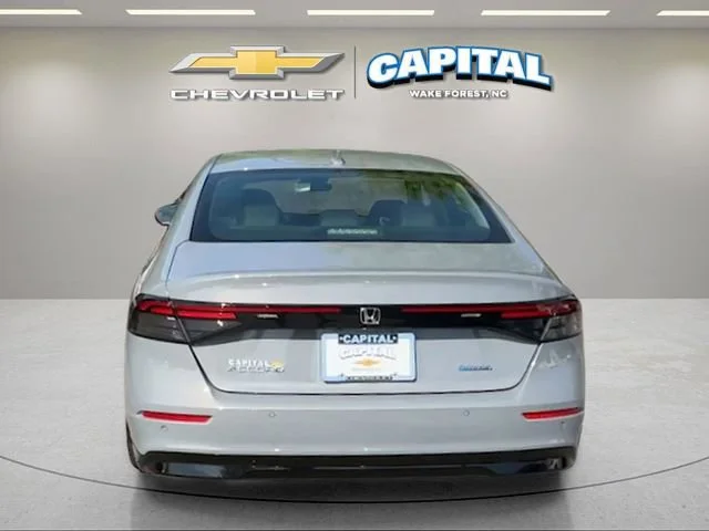 Used 2023 Gray Honda EX-L image 4