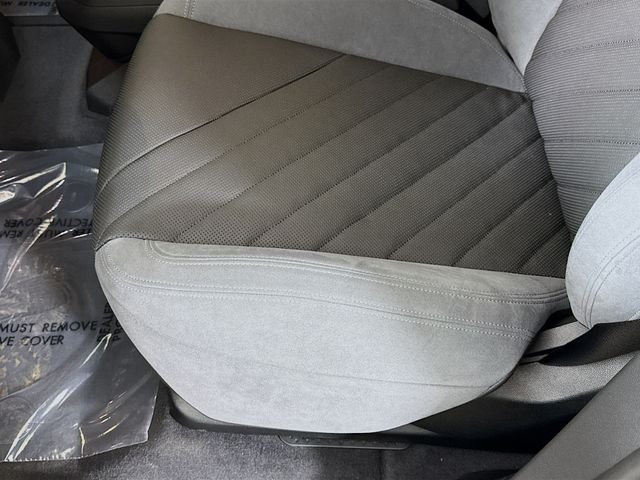 Used 2026 Gray Metallic BMW xDrive60 image 20