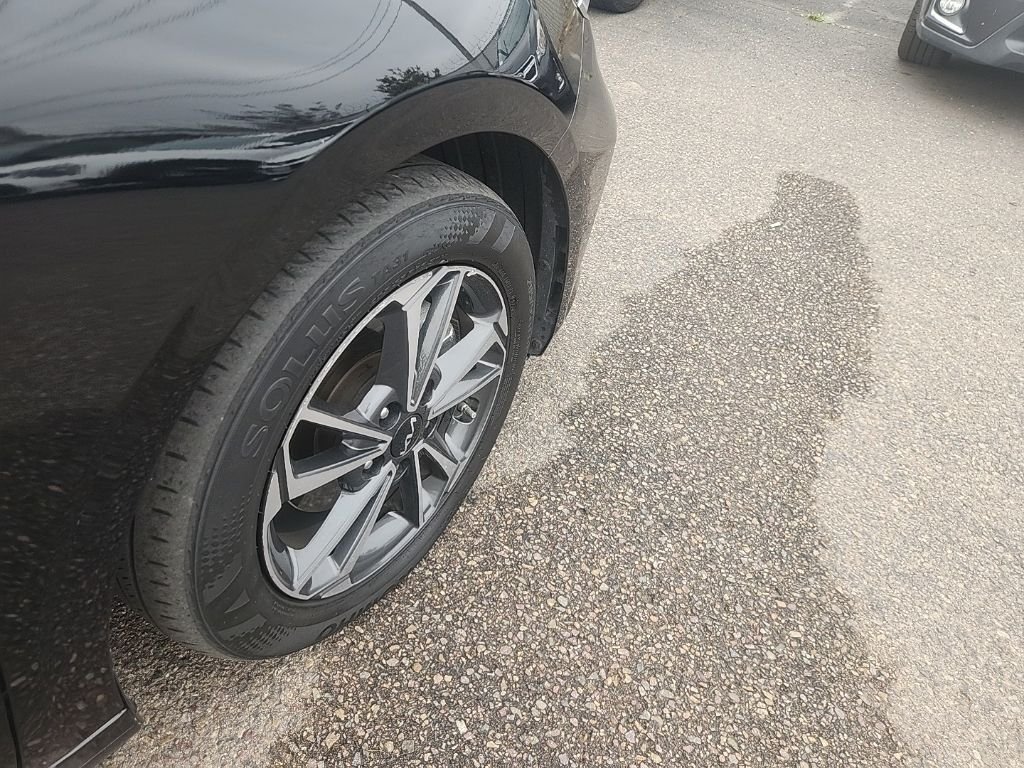 Used 2024 Black Kia LXS image 16