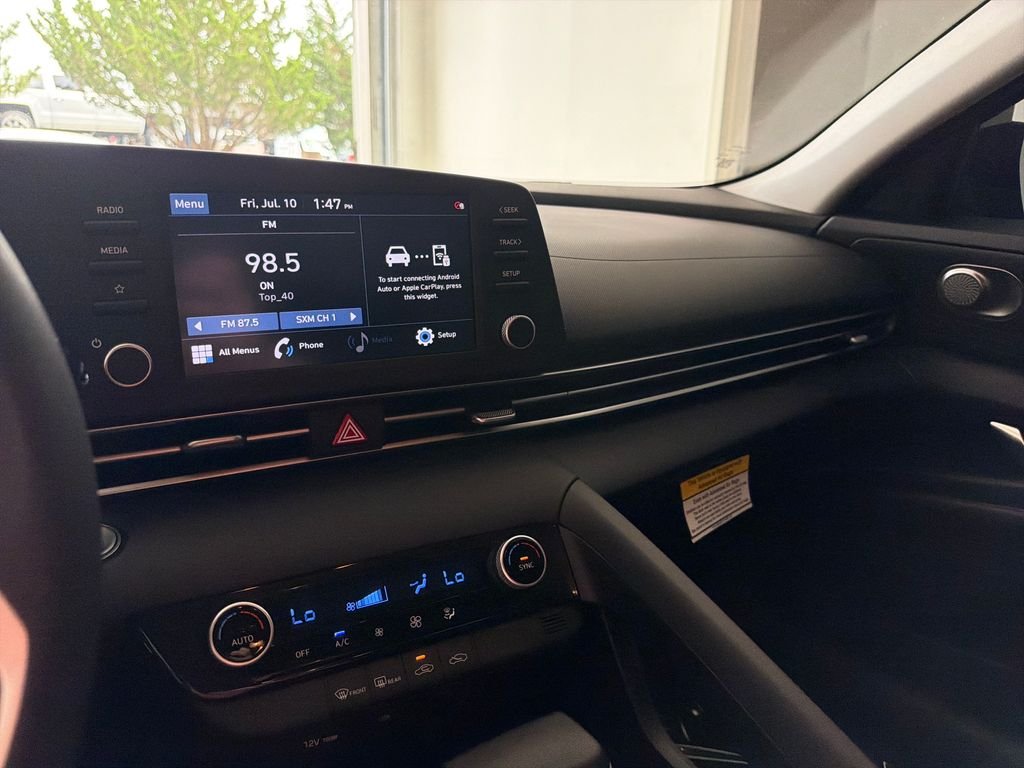 Used 2022 Black Hyundai SEL image 17