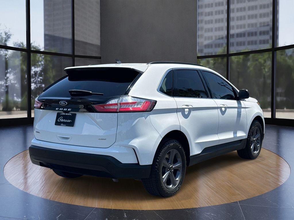 Used 2022 Oxford White Ford SEL image 3