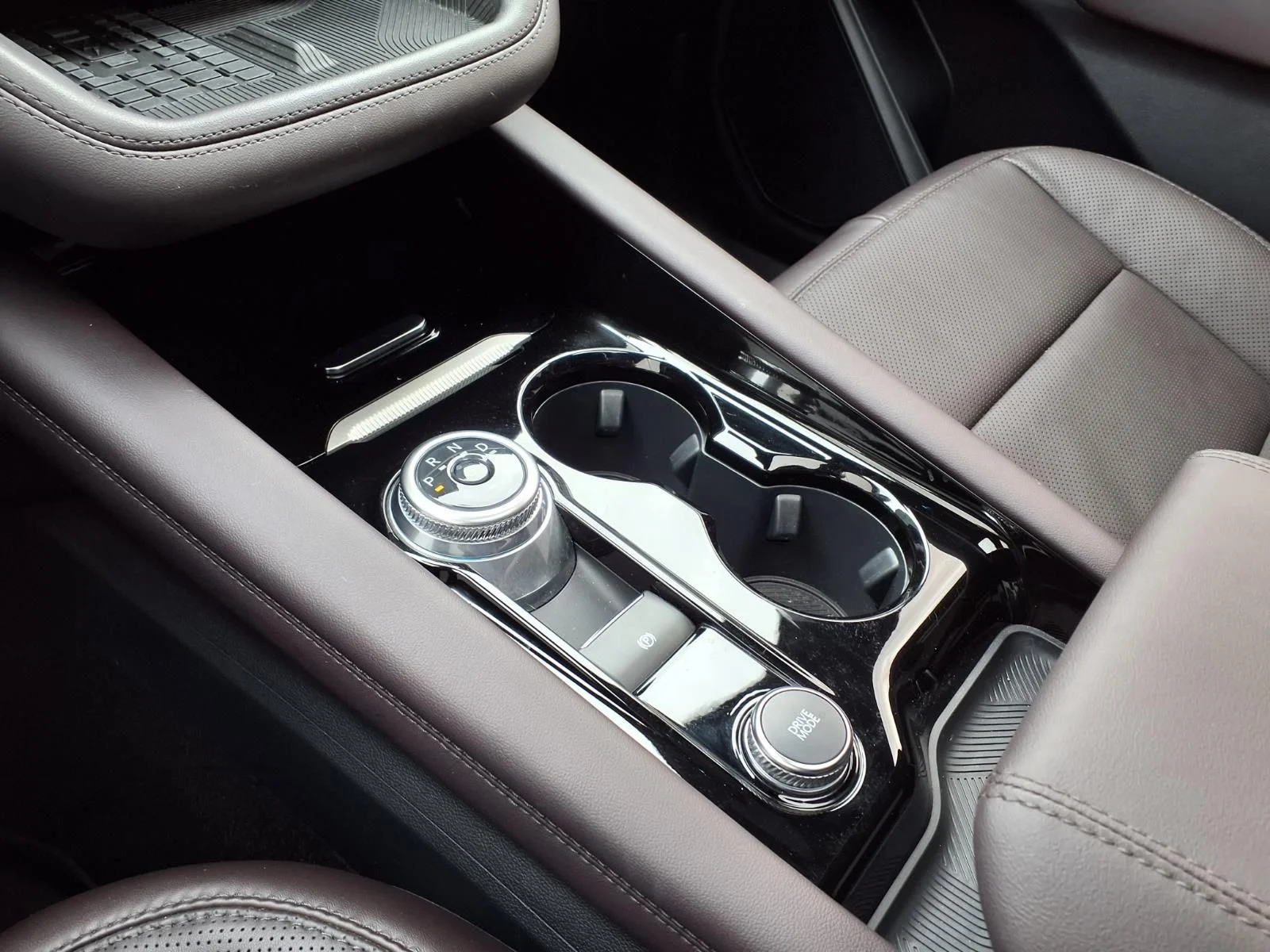 Used 2025 White Ford Platinum image 25