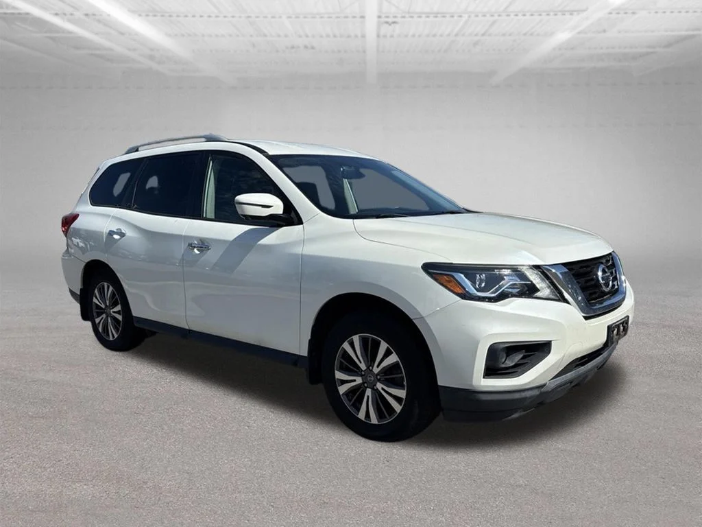 Used 2018 White Nissan SL image 2