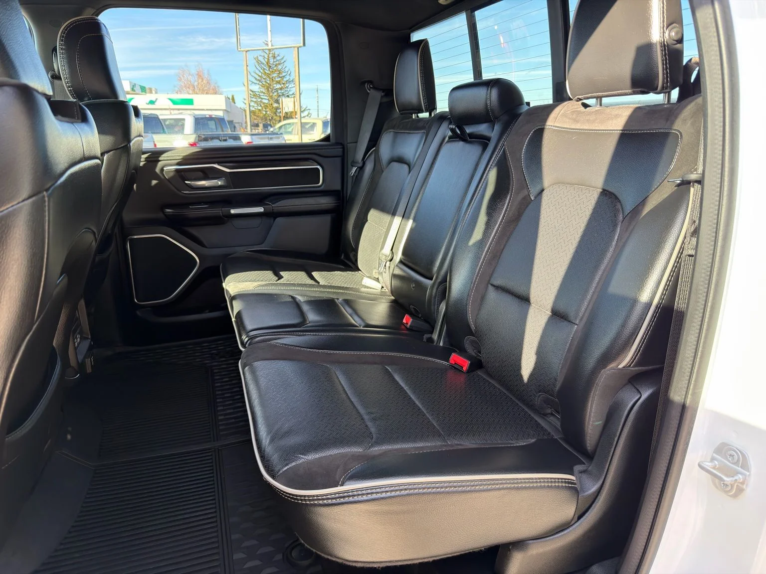 Used 2023 White Ram Laramie image 31
