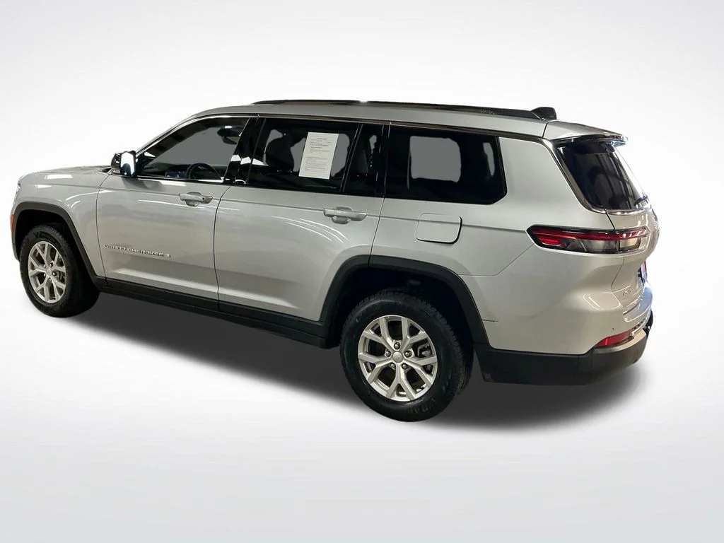 Certified Used 2023 Silver Jeep Limited image 3