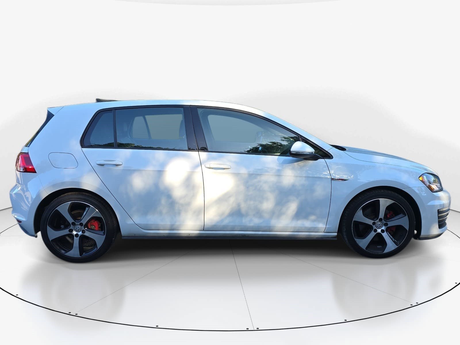 3VW5T7AU9FM101841