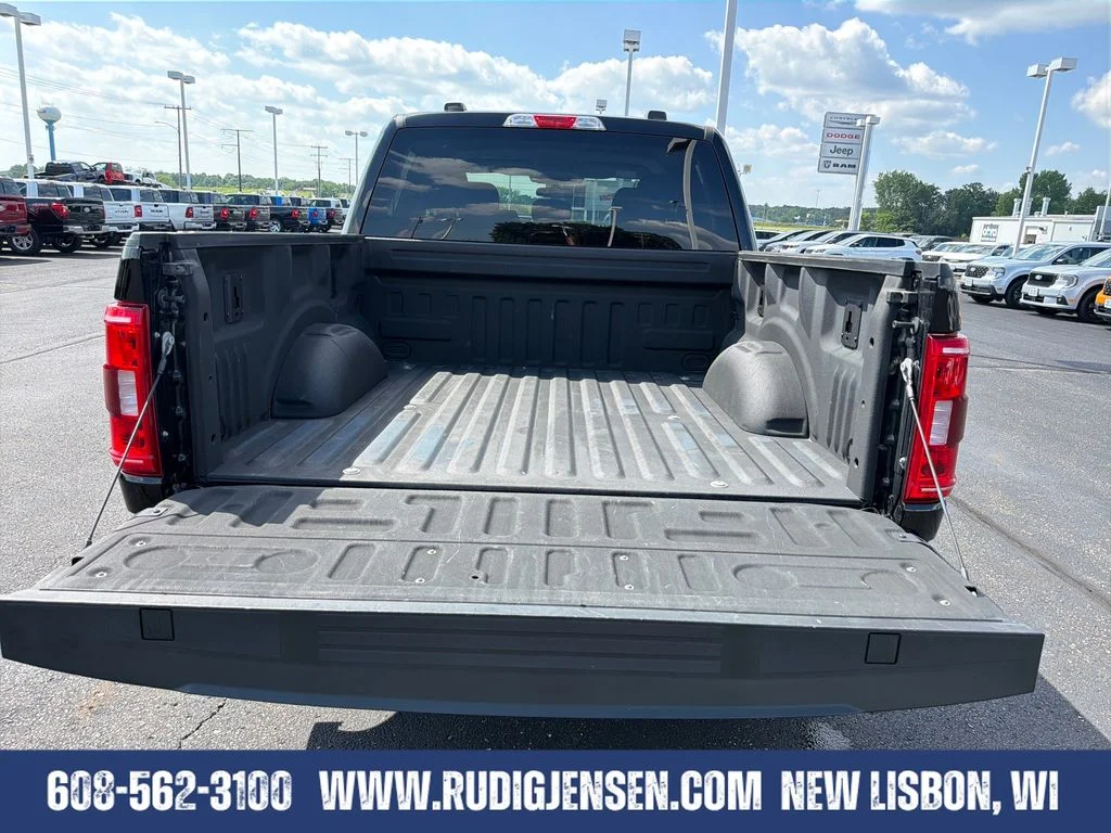 Used 2021 Black Ford XLT image 21