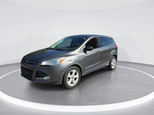 Used 2015  Ford SE image 4