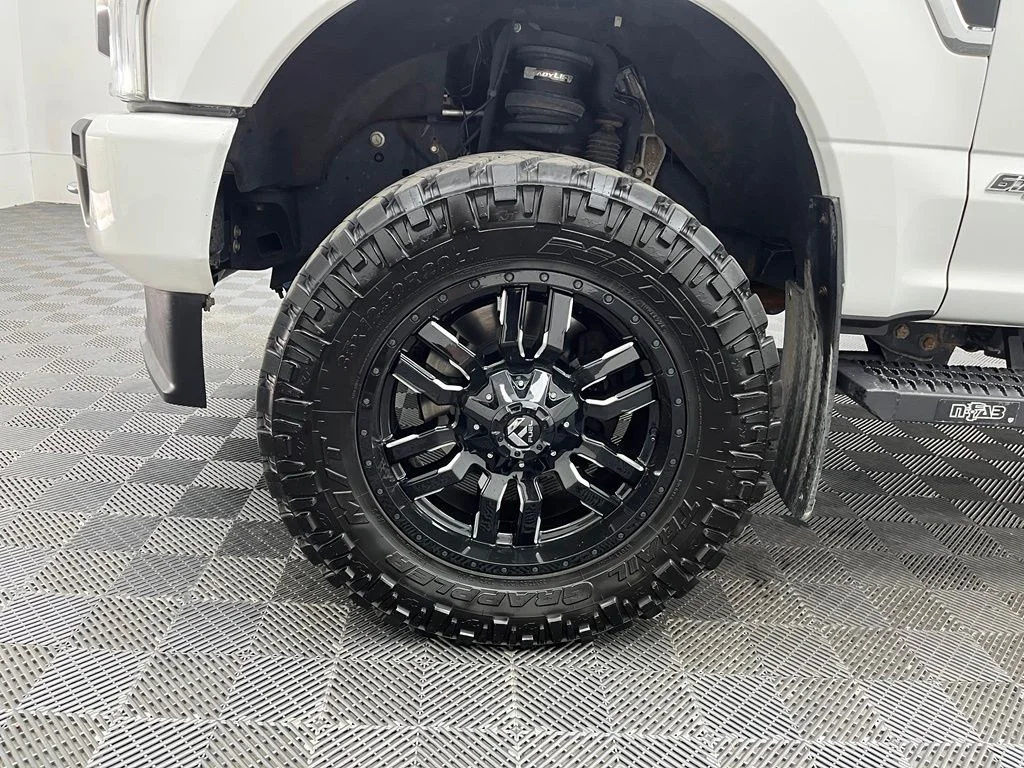 Used 2022 White Ford Platinum Lifted Truck image 13