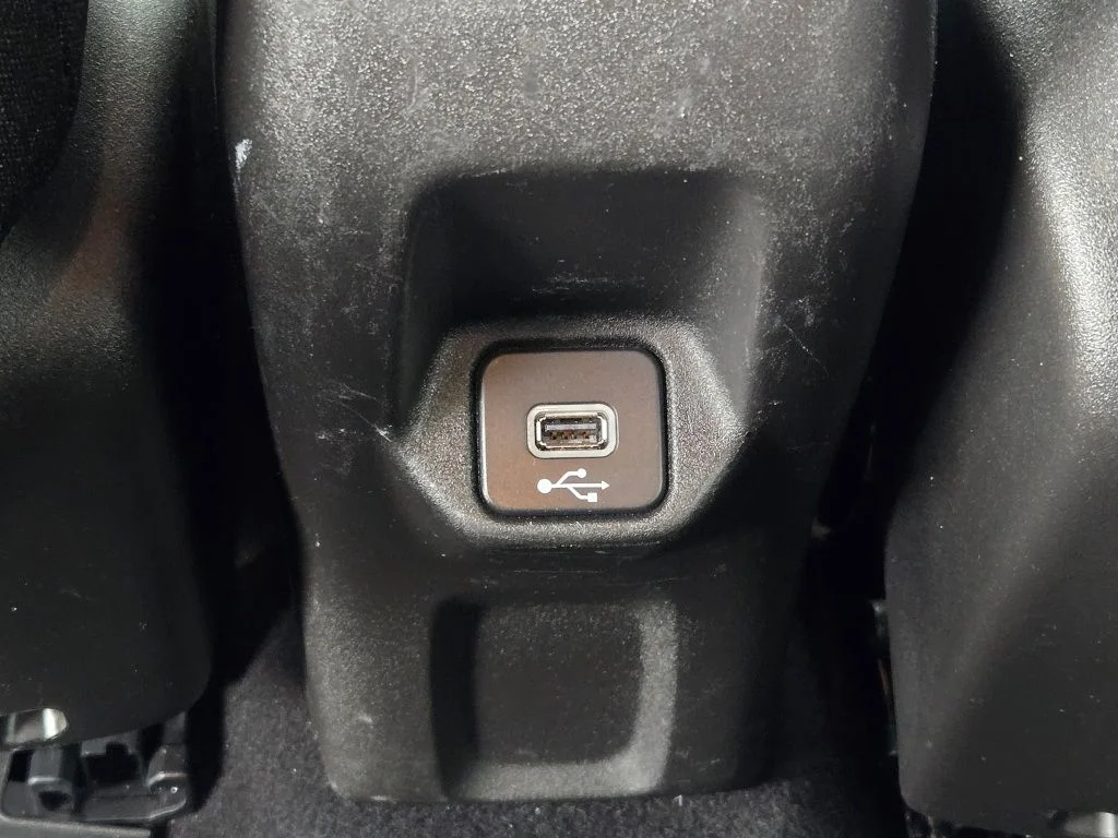 Used 2021 Teal Jeep Latitude image 17