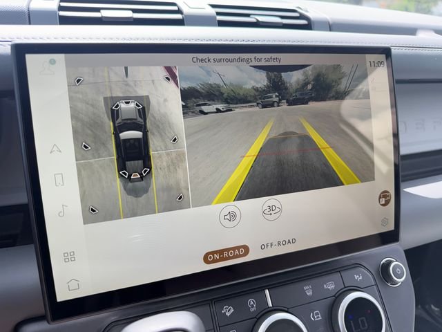New 2026 Fuji White Land Rover X-Dynamic SE image 21