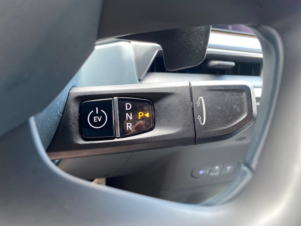 Used 2024 Pebble Gray Kia GT-Line image 24