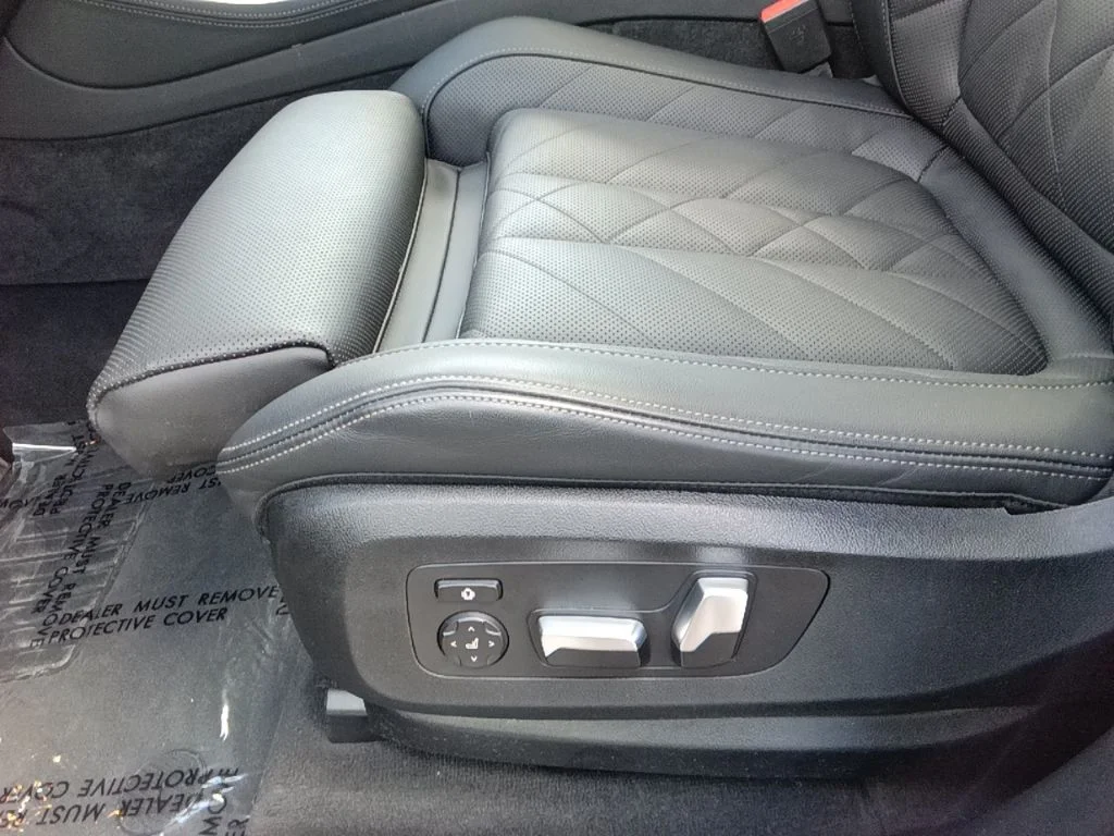 Certified Used 2025 Black Sapphire Metallic BMW xDrive40i image 11