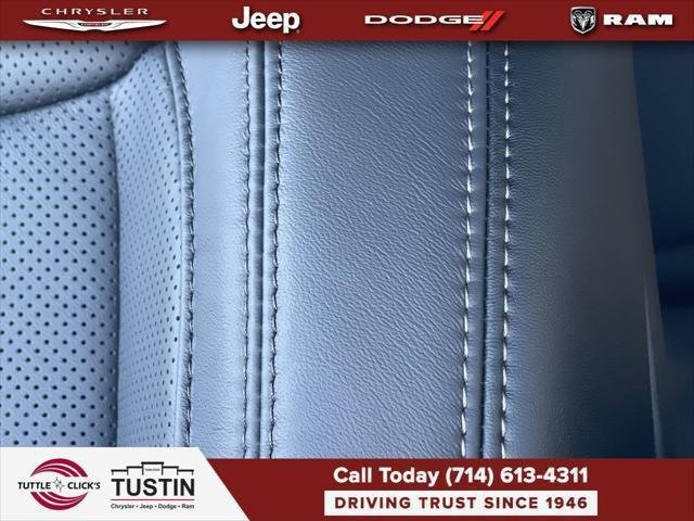 New 2026 Baltic-Gray Metallic Clear-Coat Exterior Paint Jeep Grand Wagoneer image 26