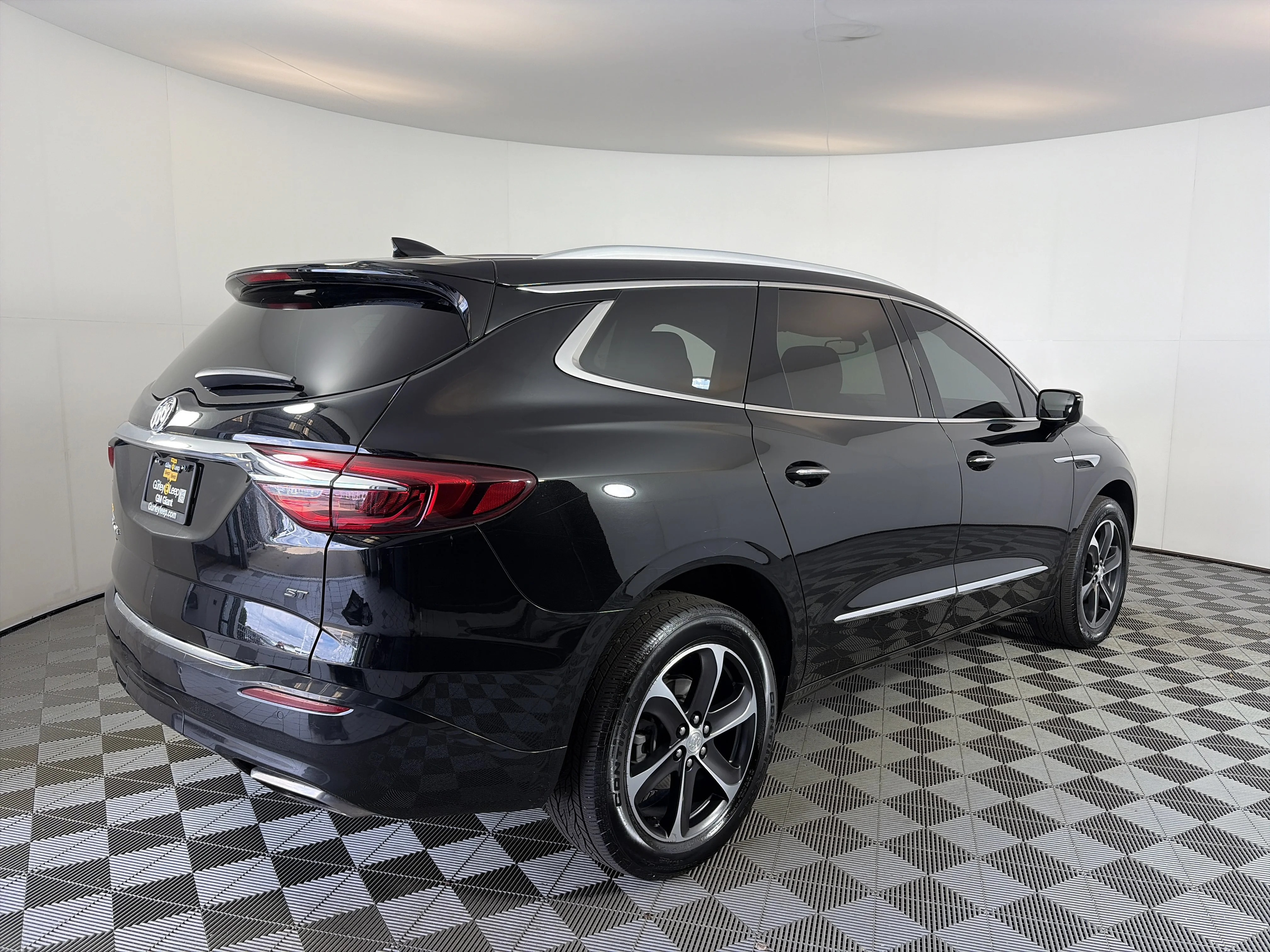 Used 2021 Includes Spectra Gray lower exterior accent color.) Buick Essence image 11