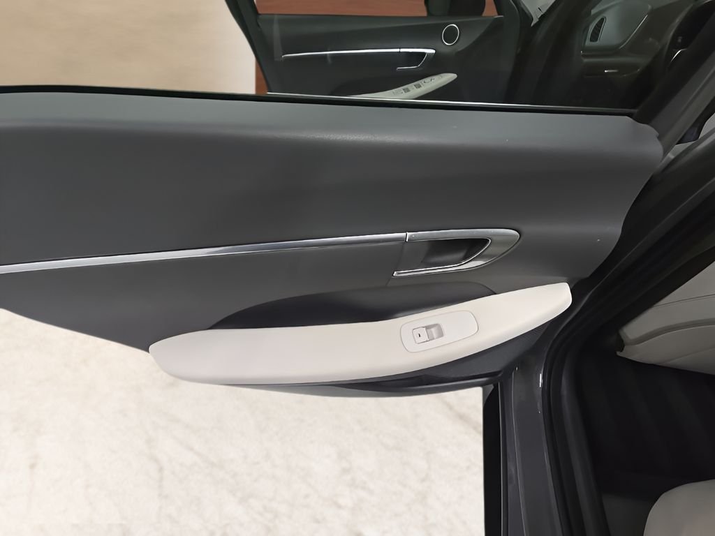 Used 2023 Gray Hyundai SEL image 15