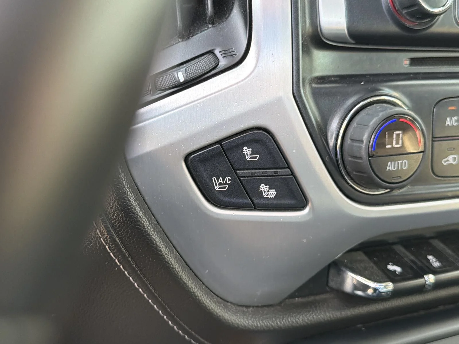 Used 2014 Onyx Black GMC SLT image 31